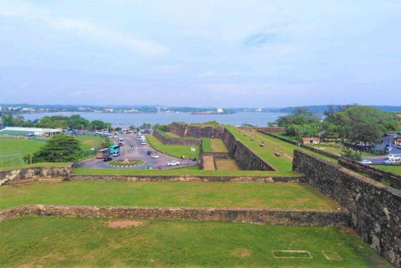 galle-dutch-fort-and-timeless-charm-ramparts-guided-tour