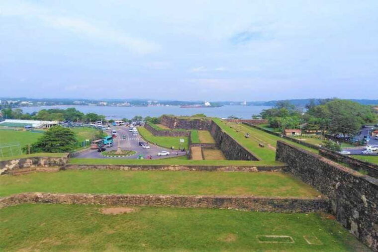 galle-dutch-fort-and-timeless-charm-ramparts-guided-tour