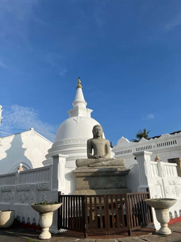 Galle: Galle Fort Walking Tour with Expert Female Guide - Key Points