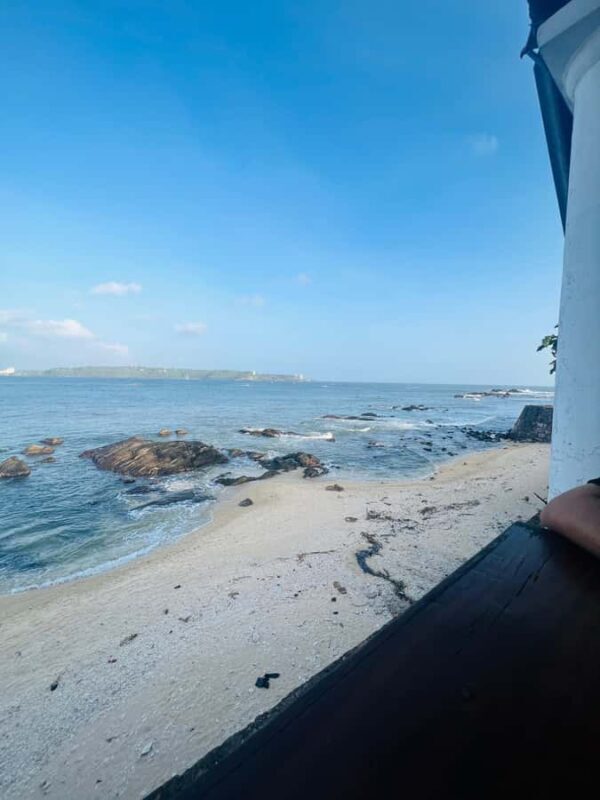 Galle: Galle Fort Walking Tour with Expert Female Guide - Walking the Ramparts and Enjoying the Views