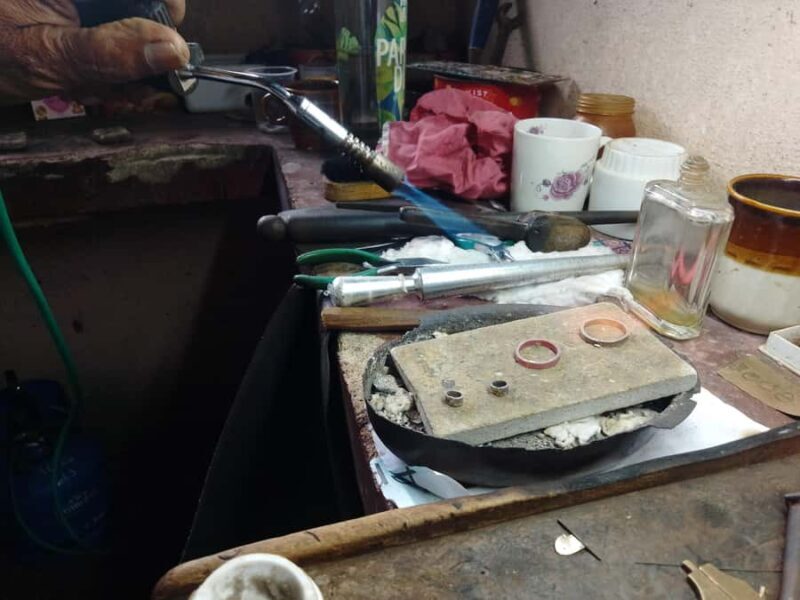 Galle: Jewelry Workshop - Craft Silver Ring with Gemstone - FAQs