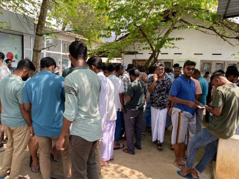 Galle: Traditional Open-Air Gem Market Guided Tour - Key Points