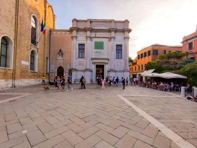 galleries-of-the-academy-family-tour