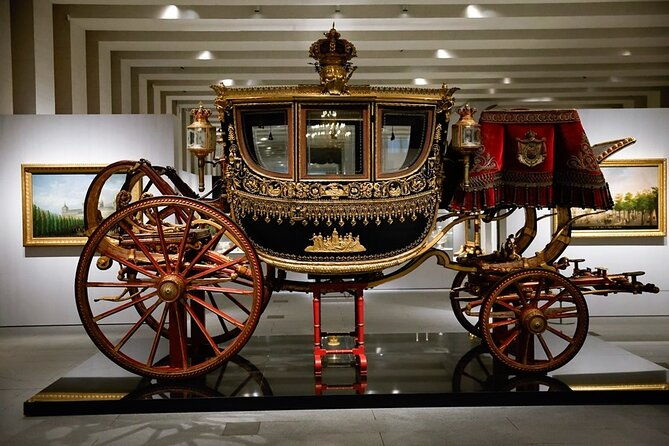 gallery-of-the-royal-collections-with-option-to-visit-the-royal-palace