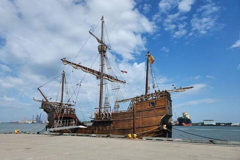 galveston-dolphin-watching-boat-tour-in-galveston-bay