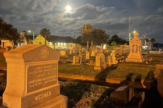 Galveston's Haunted Cemetery Walking Tour - An In-Depth Look at the Galveston Haunted Cemetery Tour