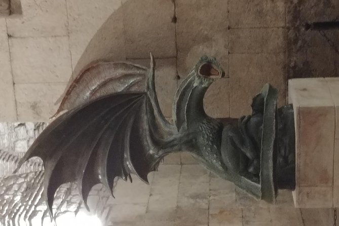 game-of-thrones-a-dragon-is-not-a-slave-tour