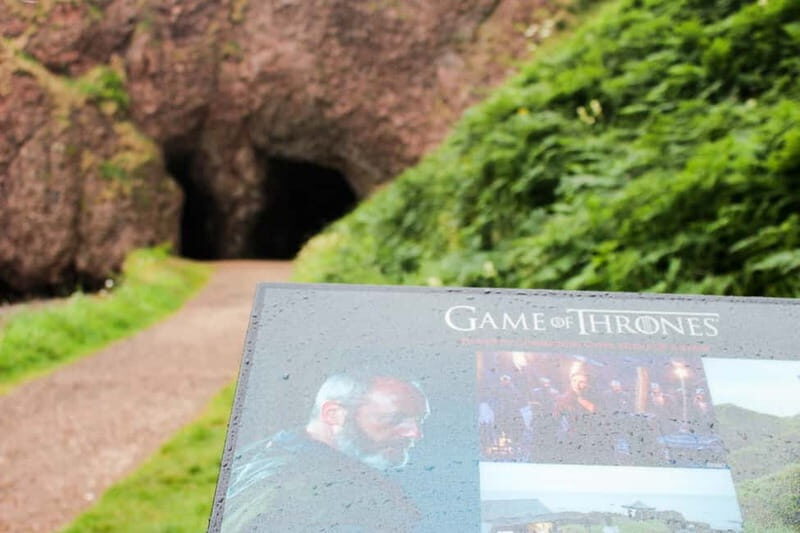Game of Thrones & Giant's Causeway: Guided Tour from Belfast - Carrickfergus Castle: A Historic Fortress