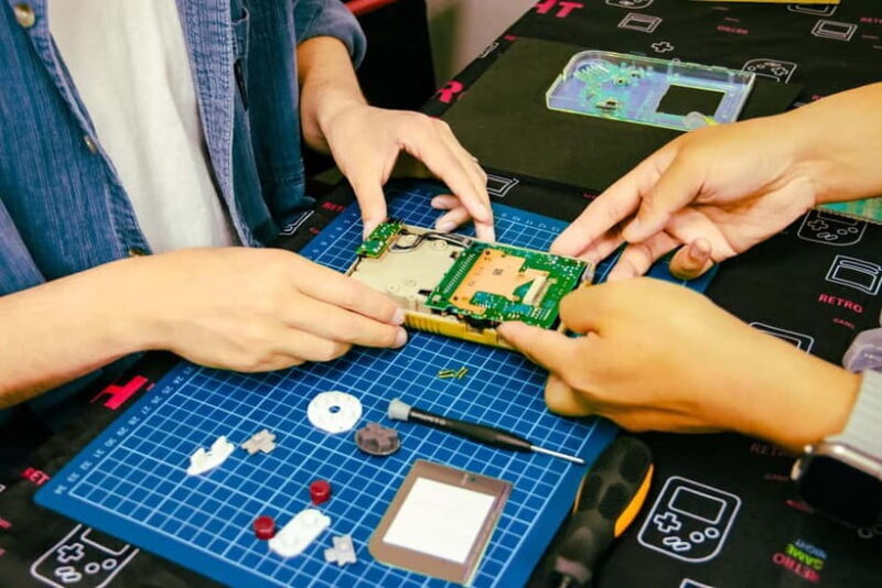 Gameboy Mod Workshop at Akihabara, Tokyo - Key Points
