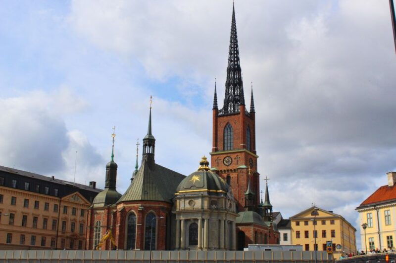 gamla-stan-essential-tour-of-stockholm