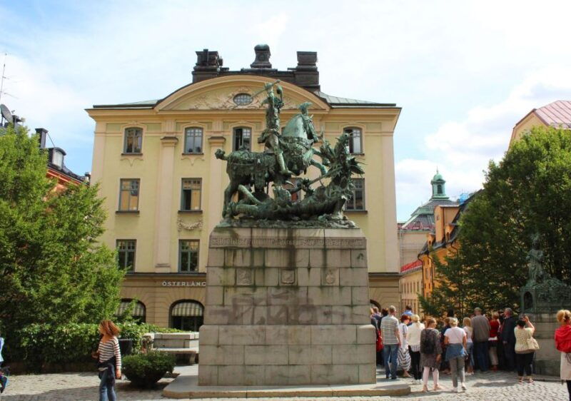 gamla-stan-essential-tour-of-stockholm