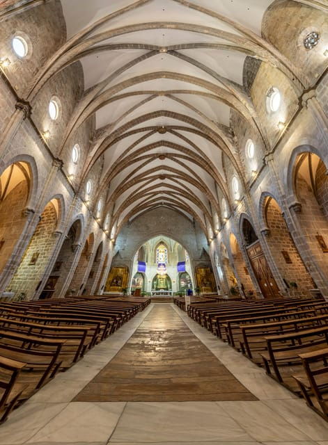 gandia-entrance-to-the-insigne-collegiate-church-of-gandia