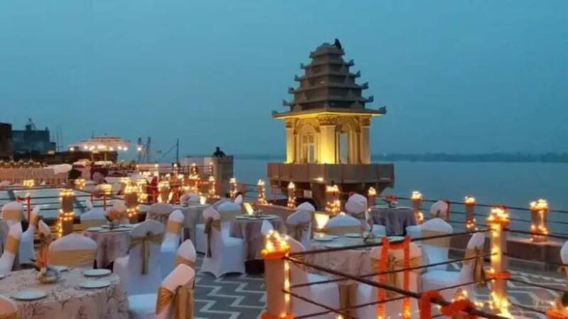 Ganga Ghat Arti with Roof Café Close to Ganges - Who Will Love This Tour?