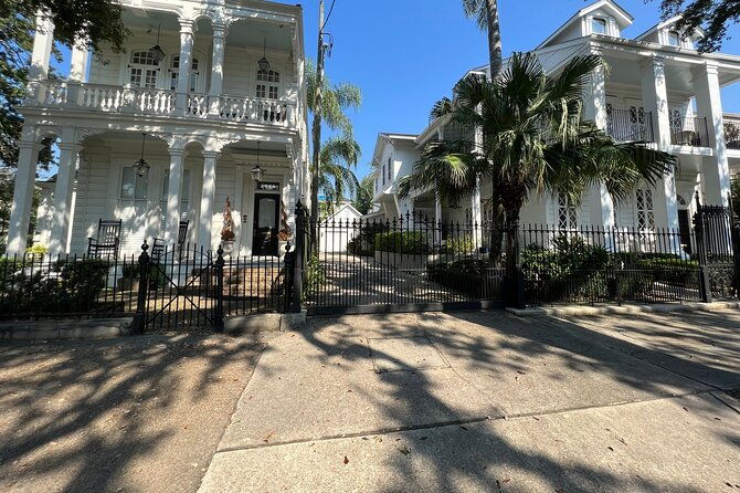 garden-district-architecture-walking-tour-in-new-orleans
