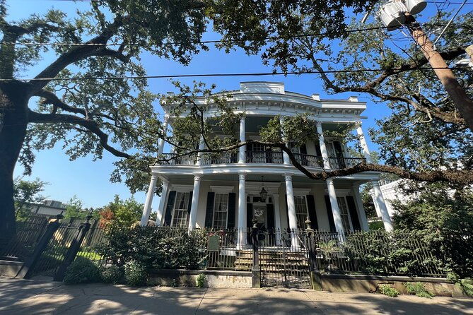 garden-district-architecture-walking-tour-in-new-orleans