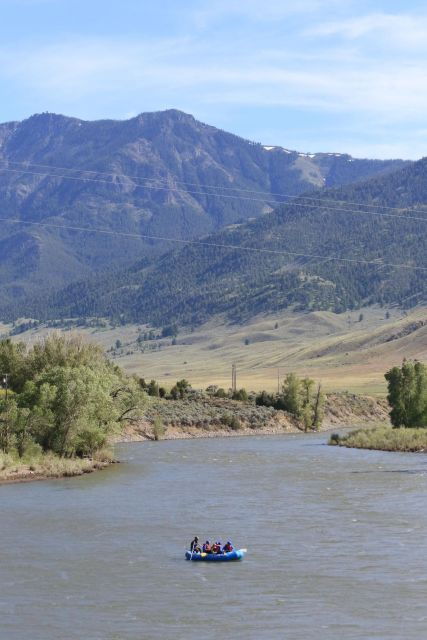gardiner-scenic-raft-float-on-the-yellowstone-river