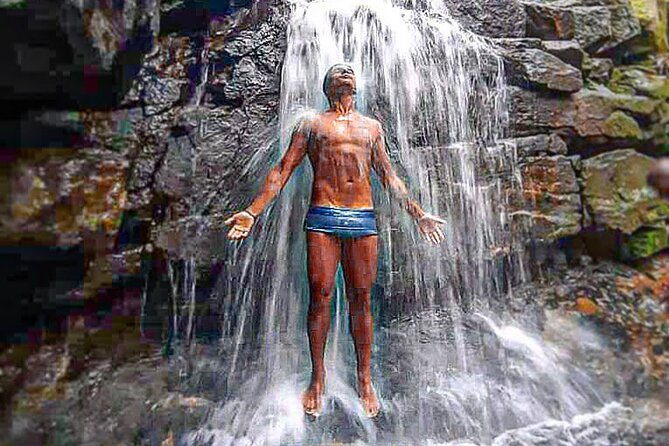 garganta-do-ceu-and-waterfall-hike-in-pedra-da-gavea