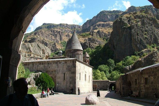 garni-geghard-pagan-christian-private-tour