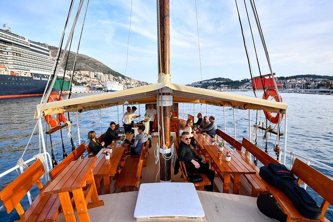 gastro-cruise-cruise-around-dubrovnik-old-town-with-lunch