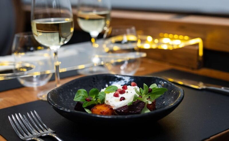 gastronomic-6-course-fine-dining-dinner-on-luxury-london-bus