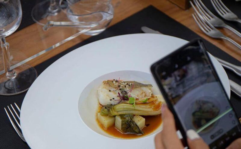 gastronomic-6-course-fine-dining-dinner-on-luxury-london-bus