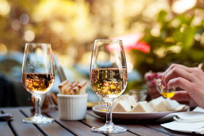 gastronomy-tasting-through-oil-wine-and-cheese-in-turin