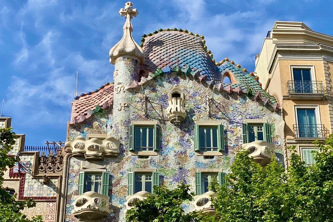 gaudi-and-barcelona-legends-private-tour