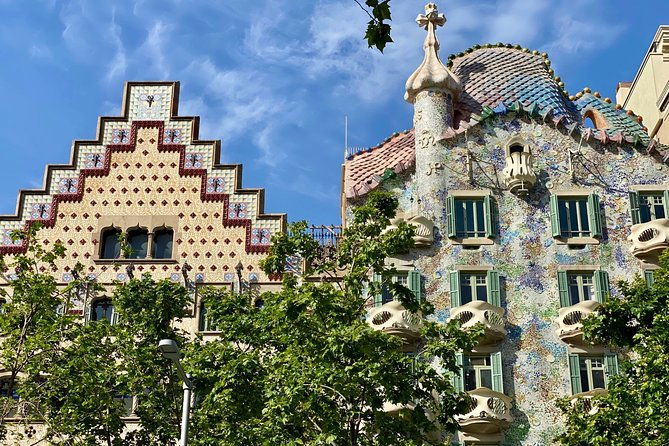 gaudi-and-barcelona-legends-private-tour