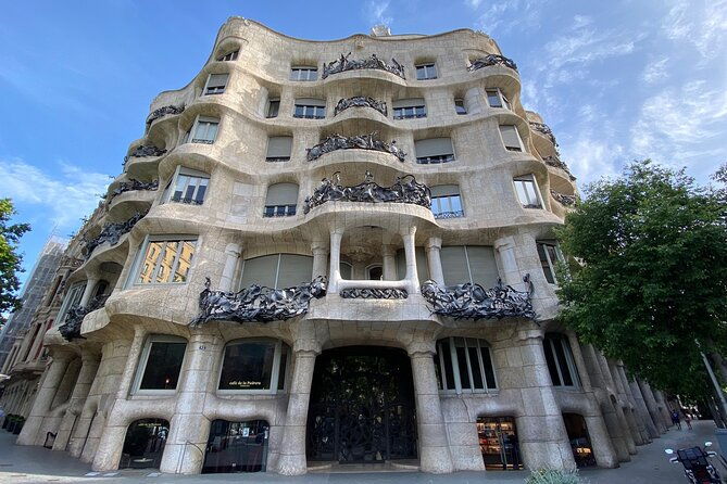 gaudi-and-barcelona-legends-walking-tour
