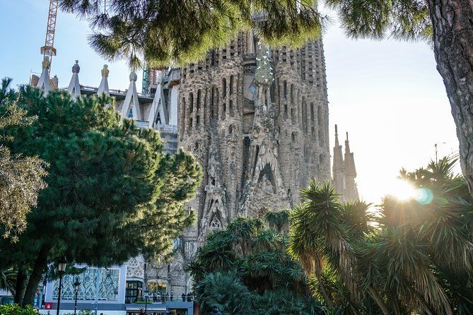 gaudi-and-la-sagrada-familia-exterior-self-guided-audio-tour