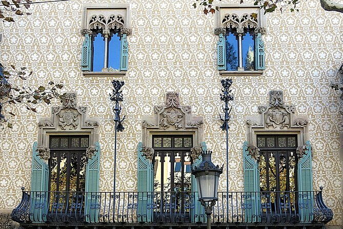 gaudi-and-modernism-private-walking-tour-2
