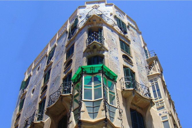 gaudi-and-modernist-art-guided-tour-in-palma-de-mallorca