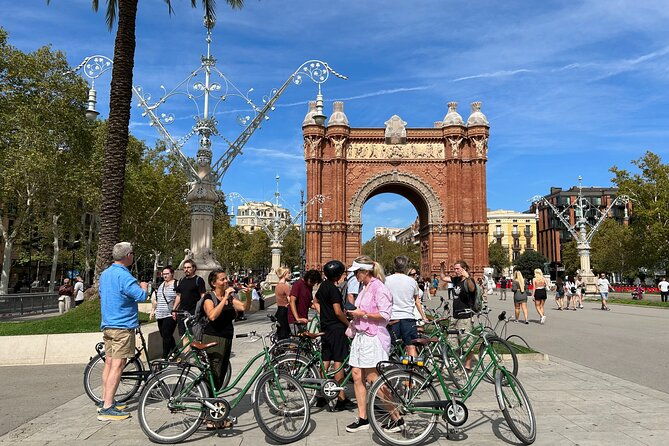 gaudi-by-bike-a-trip-through-architectural-splendor