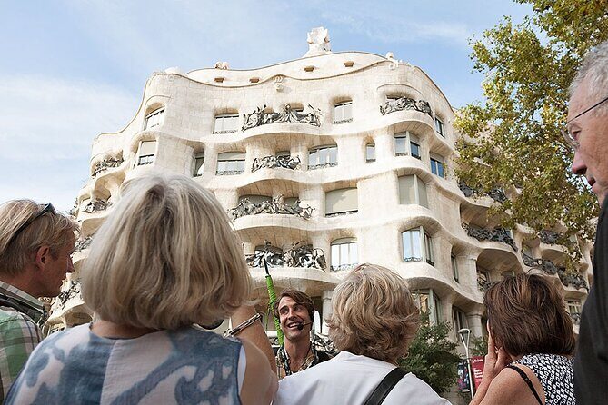 Gaudi & Sagrada Familia Donation-Based Tour in English - A Closer Look at the Experience