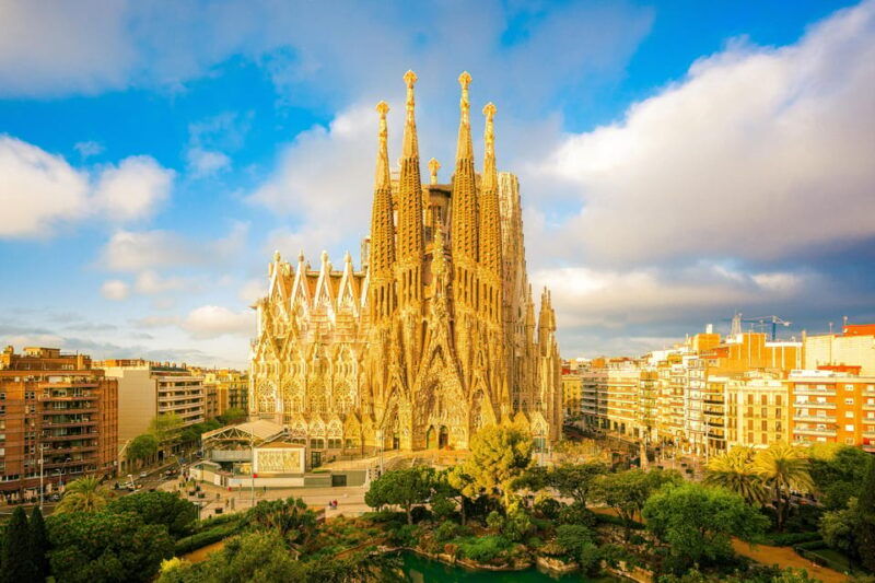 gaudis-sagrada-familia-priority-access-guided-tour