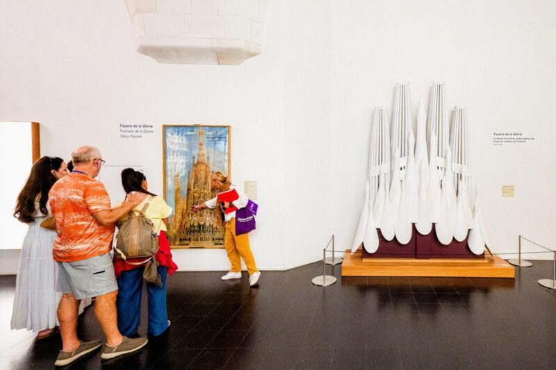 gaudis-sagrada-familia-priority-access-guided-tour