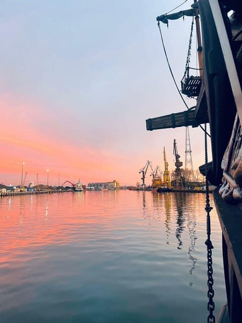 Gdansk: 8:30PM Evening Cruise With Live Music on Black Pearl - Who Is This Experience Best For?