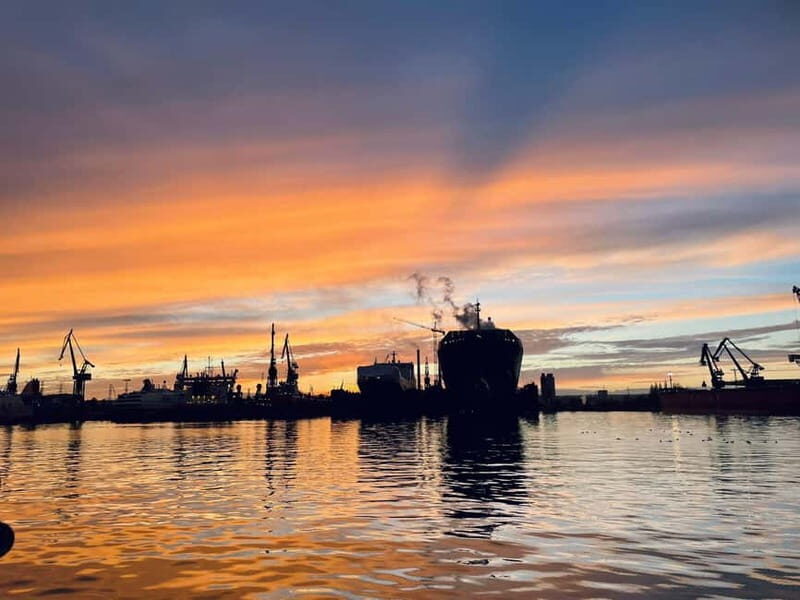 Gdansk: 8:30PM Evening Cruise With Live Music on Black Pearl - FAQs