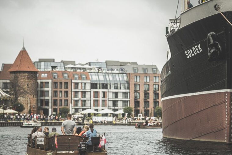 gdansk-city-cruise-on-historical-polish-boat
