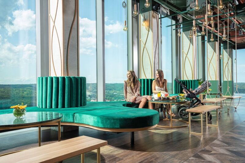 gdansk-enjoy-city-views-and-delicious-food-on-the-top-floor