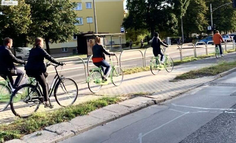 gdansk-guided-bike-tour-of-old-town-and-shipyard