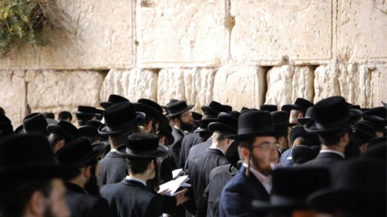 gdansk-jewish-history-tour-with-synagogue-and-cemetery