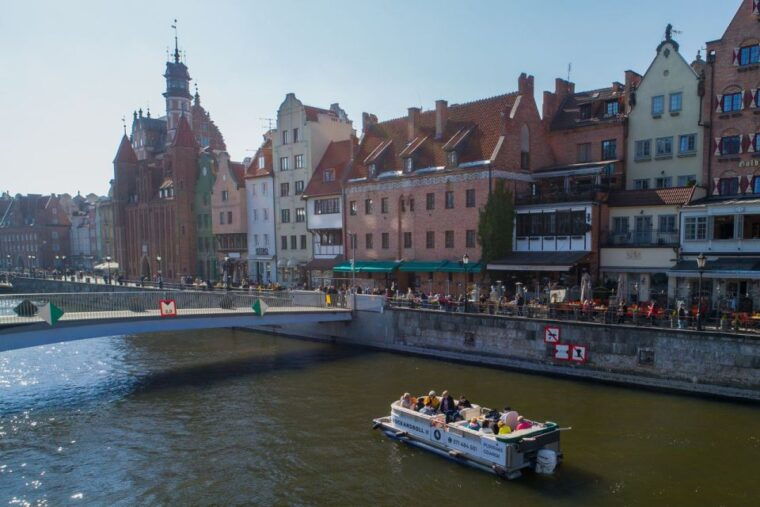 gdansk-motlawa-river-sightseeing-catamaran-cruise