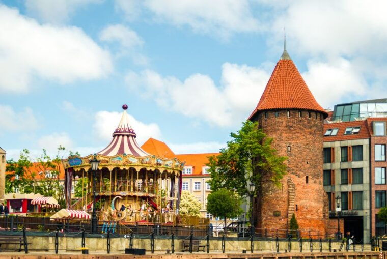 gdansk-motlawa-river-yacht-cruise
