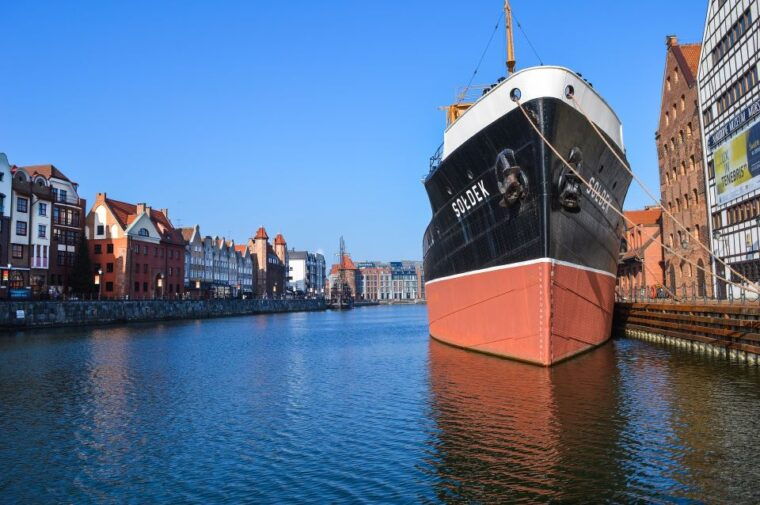 gdansk-old-town-private-walking-tour-with-legends-and-facts-2