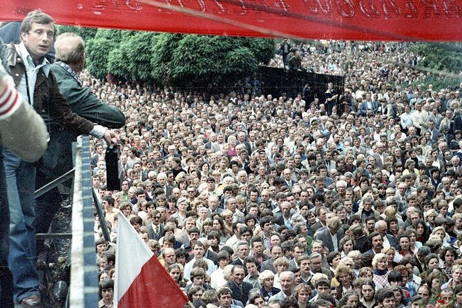 Gdansk Private Communism Tour with Solidarity Center Museum - The European Solidarity Center: An In-Depth Look