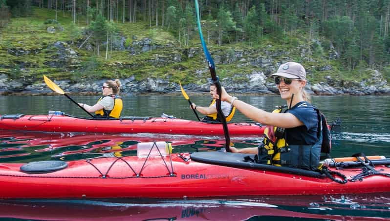 geiranger-kayak-tour-with-guide
