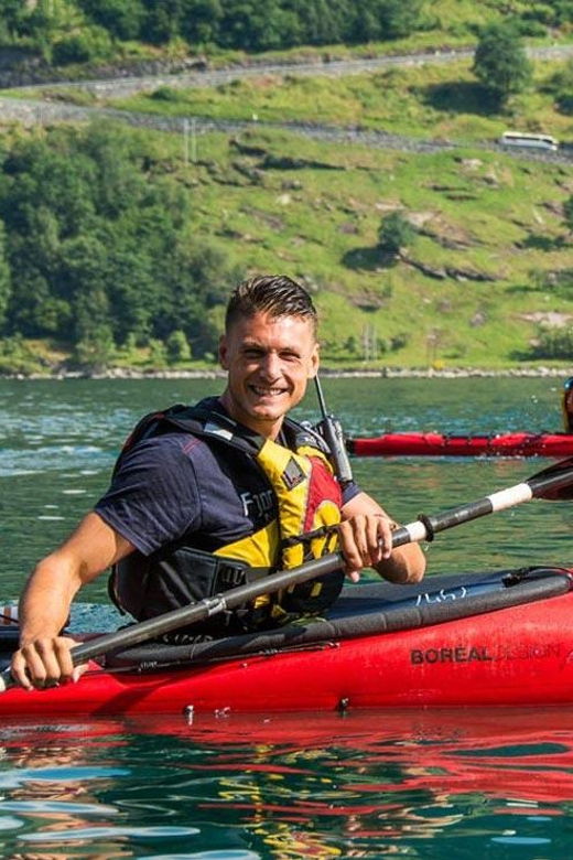 geiranger-kayak-tour-with-guide