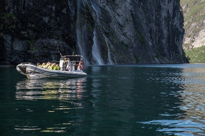 geiranger-rib-fjordsafari-geirangefjord