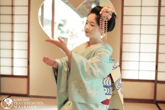 geisha-show-and-ozashikiasobi-in-kyoto-at-a-traditional-machiya